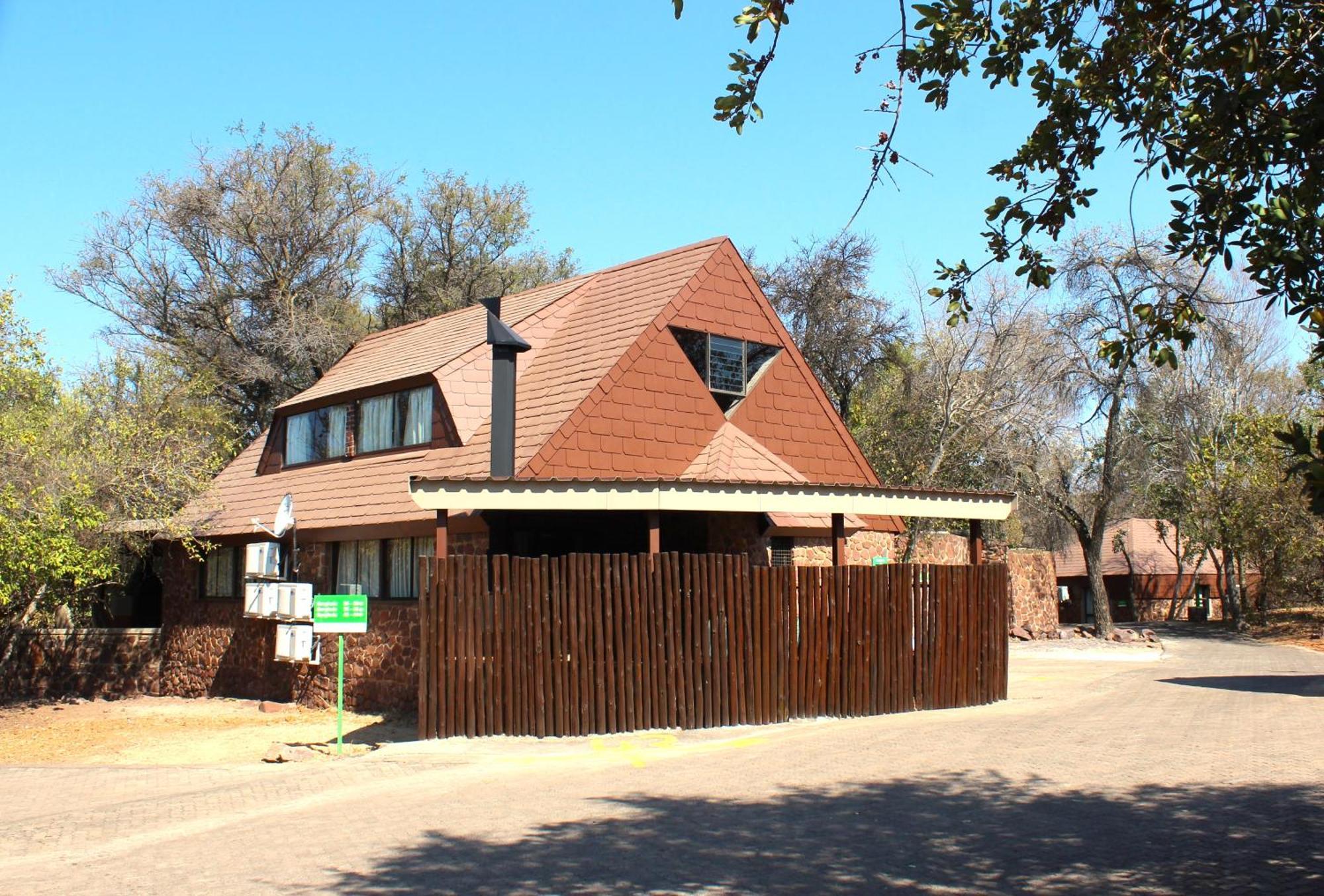Atkv Klein-Kariba Hotel Bela-Bela Buitenkant foto